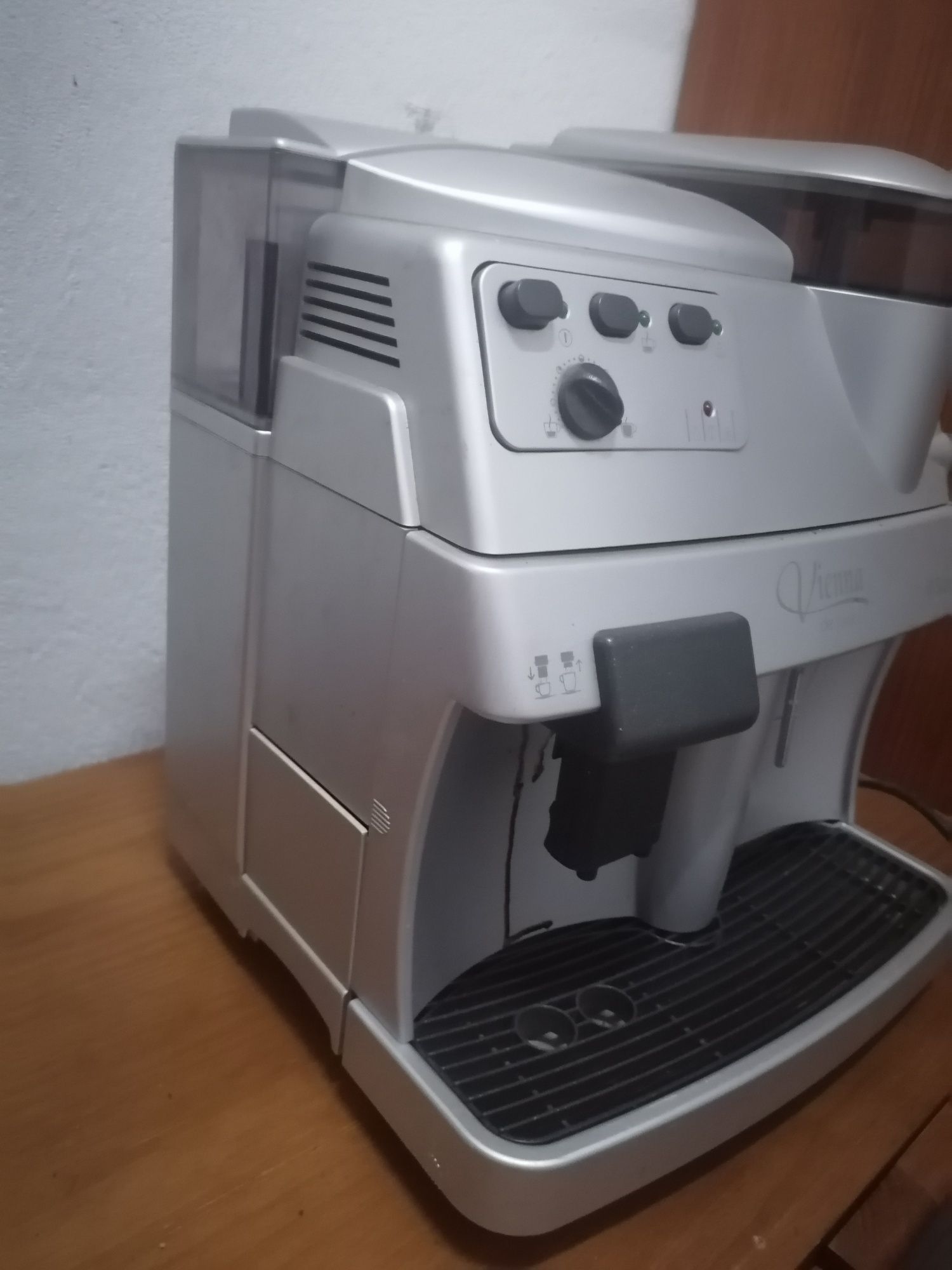 Máquina de café em grão