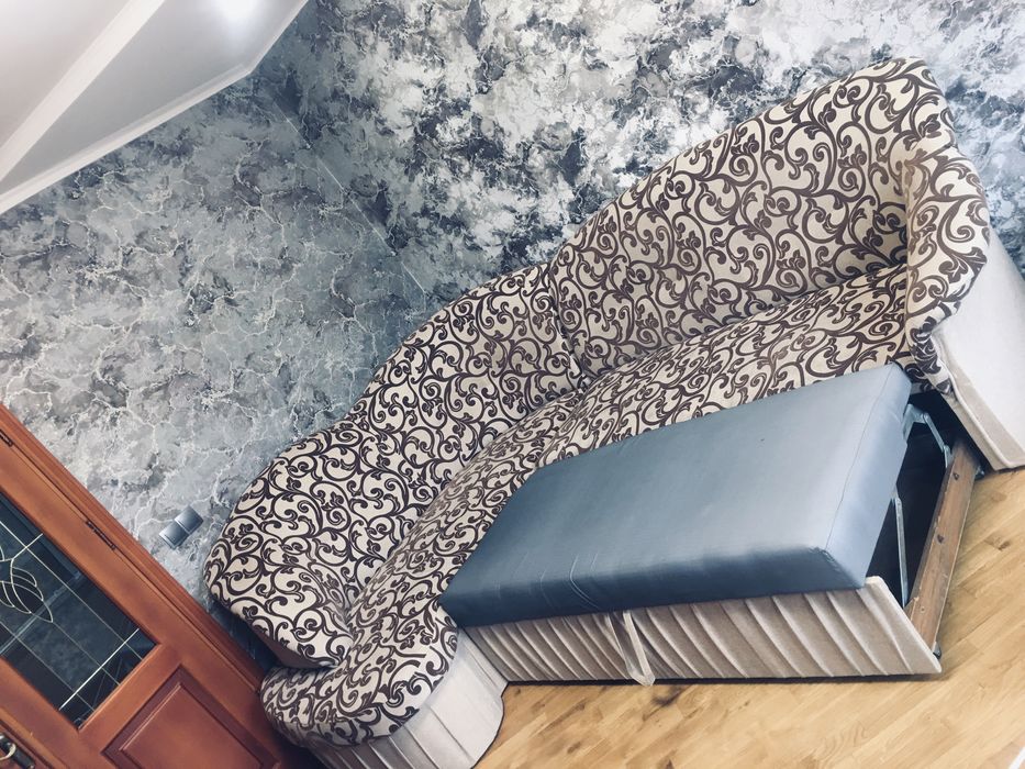 Продам кутовий розкладний диван