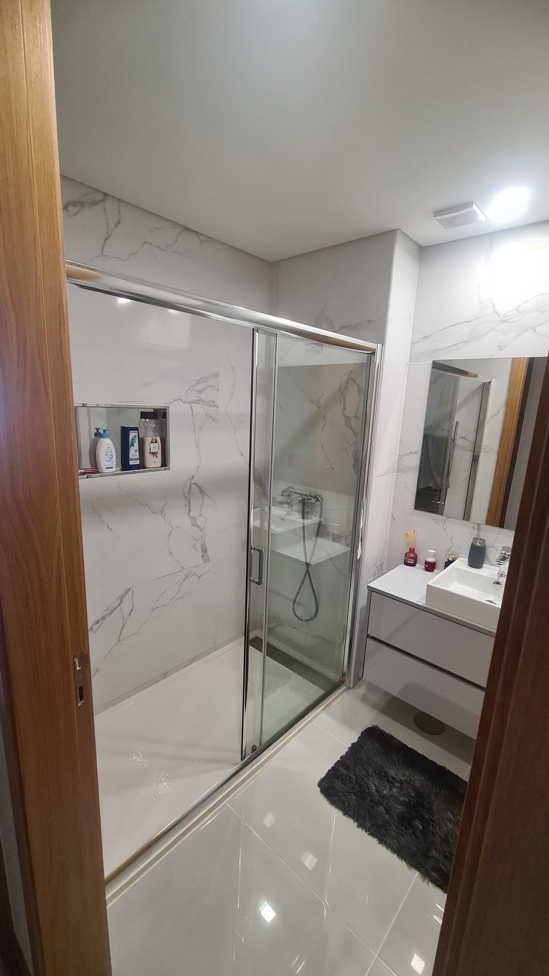 Apartamento T3 (garagem para 2 carros)