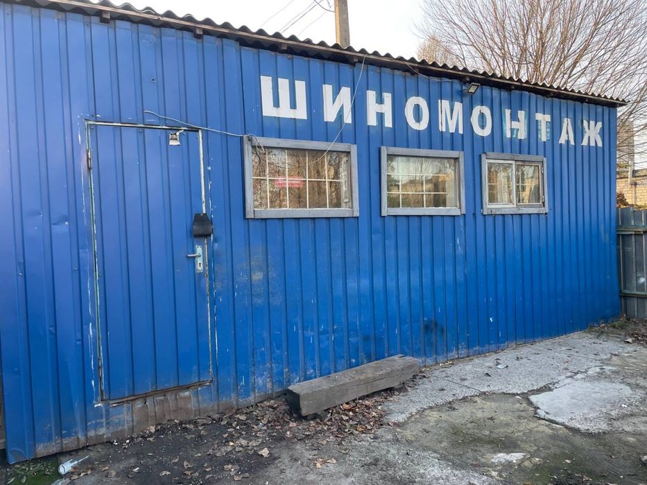 Битовка 7,5*2,5 висота 3,1 метра фасад металевий профнастил