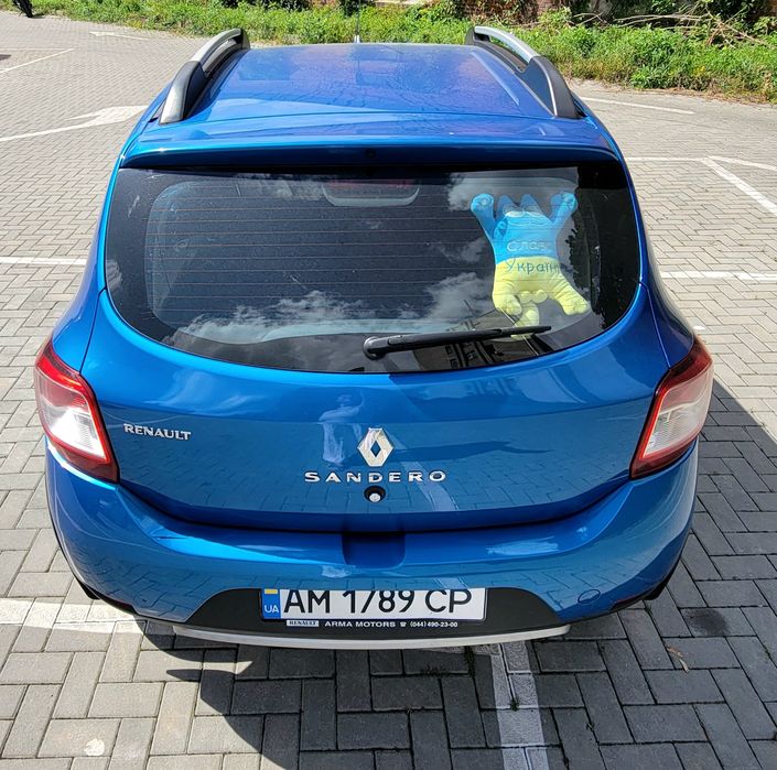 Продам автомобіль Renault Sandero Stepway  2014