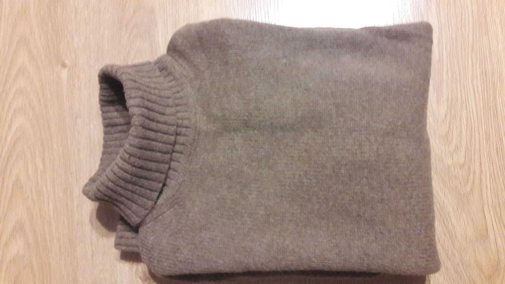 Męski golf, rozm. M, firmy Zara.