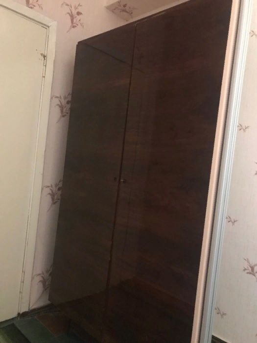 Стол и стулья