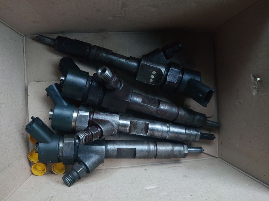 Продам свечи Рено трафик 1.9