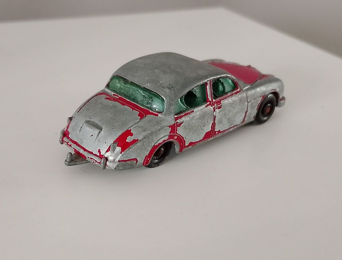 Matchbox Jaguar 3.4 Litre stary resorak