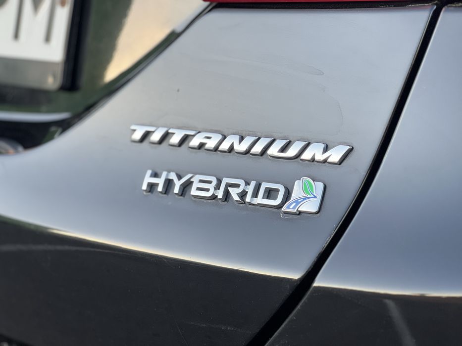 Ford Fusion Hybrid 2018 року, Titanium