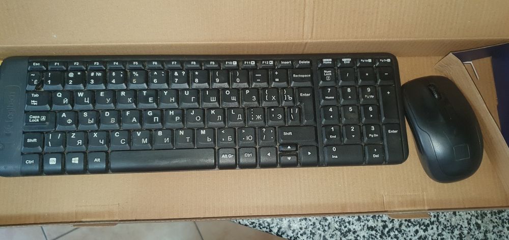 Бездротова клавіатура logitech k220 + миш М150