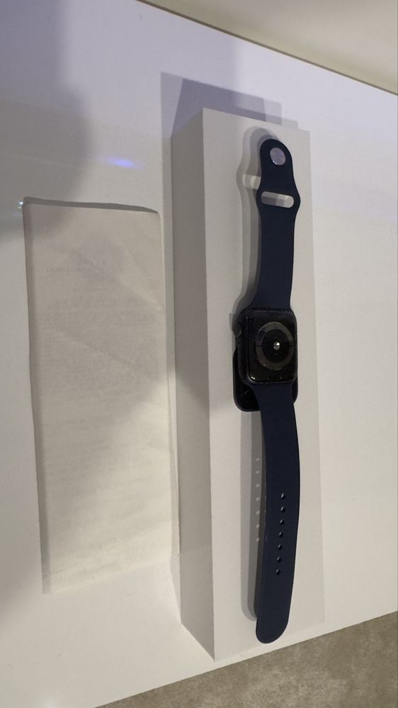 APPLE Watch Series 5 GPS Como Novo - 44 mm Alumínio Cinzento, Preto
