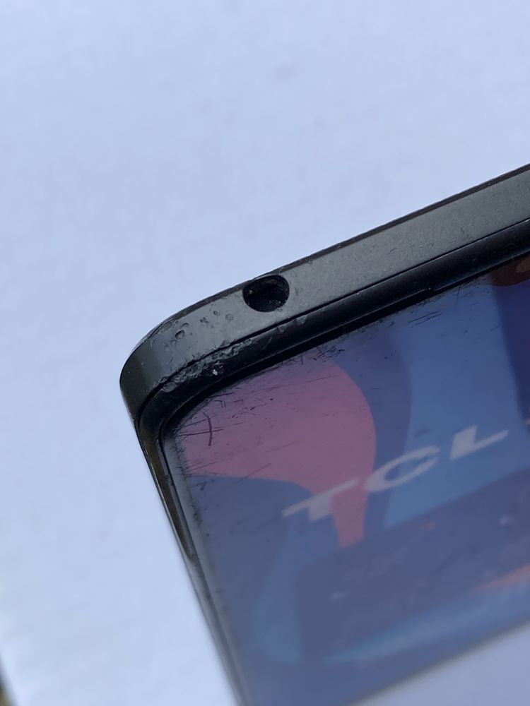 TCL 305i Atrapa telefonu