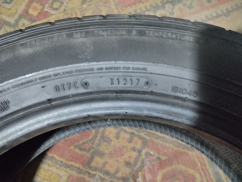 235/55/18 хороша пара літніх шин DUNLOP