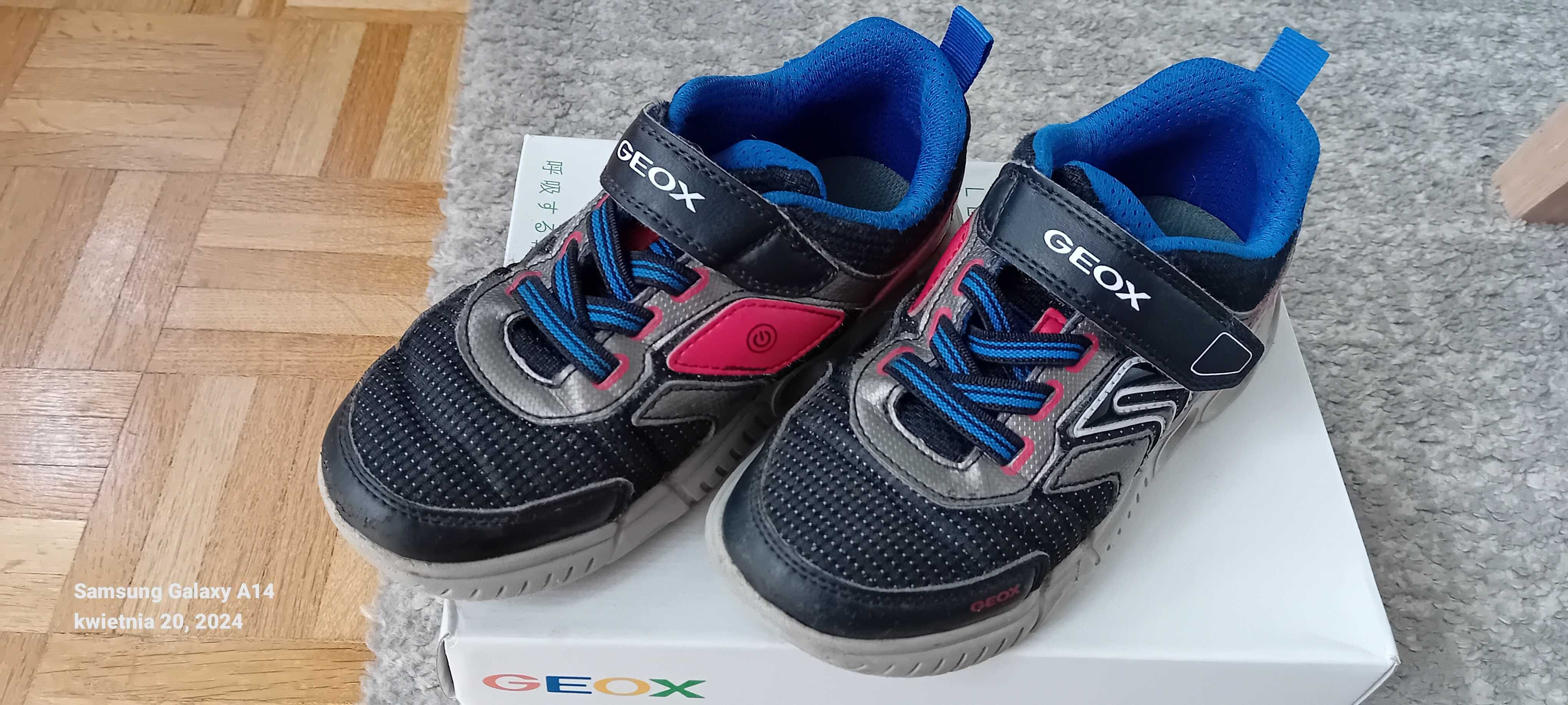 Buty Geox świecące 31