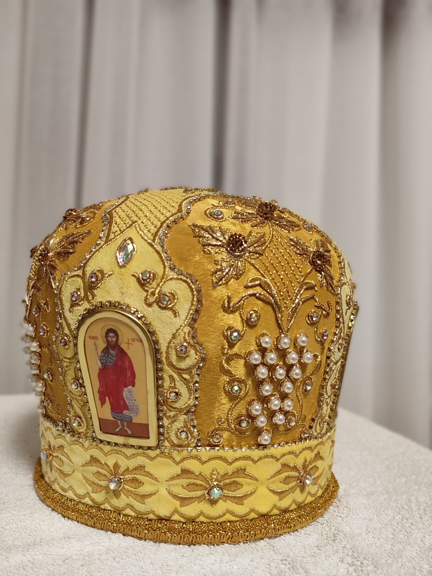 Митра для священика