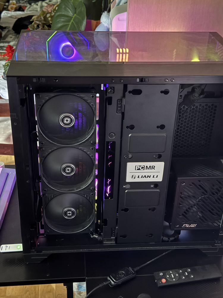 Komputer: Ryzen 7 5700X, 32 GB RAM, RTX 4070.