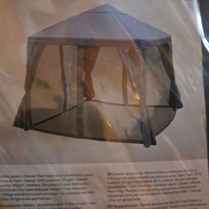 Altana ( pawilon ) ogrodowa z moskitierą