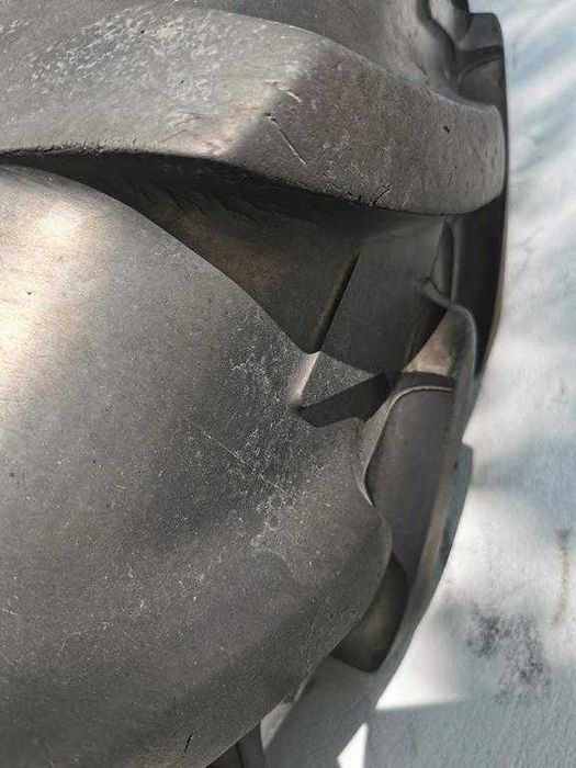 2 Koła rolnicze, wąskie uprawowe 12,4R32