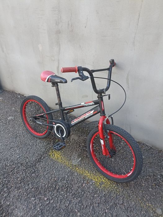 Детский велосипед (имеются колесики)