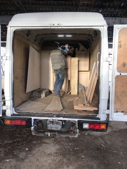 Вантажні перевезення по області та Украіні вантажів різного типу