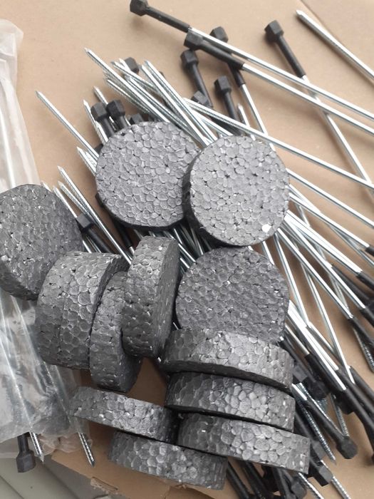 kołki do styropianu + metalowe trzpienie