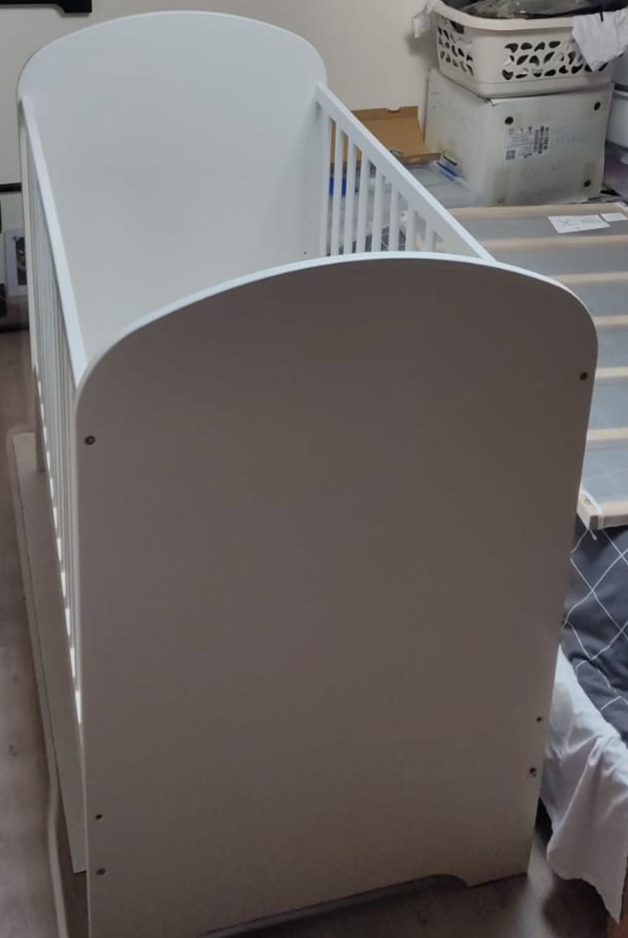 Berço c/ Gaveta, Branco, 60x120 cm. Está em perfeita condição.