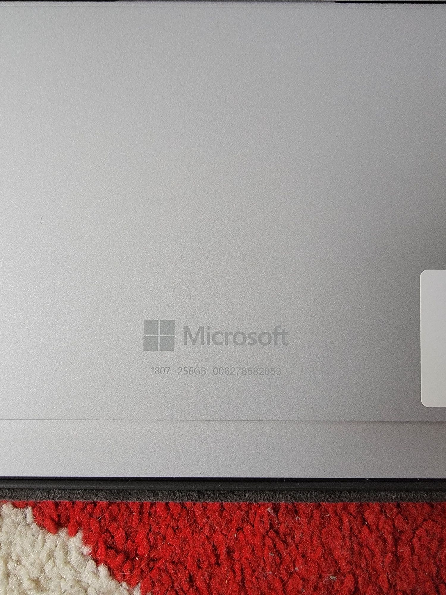 Microsoft Surface Pro 5 4G-LTE (1807)