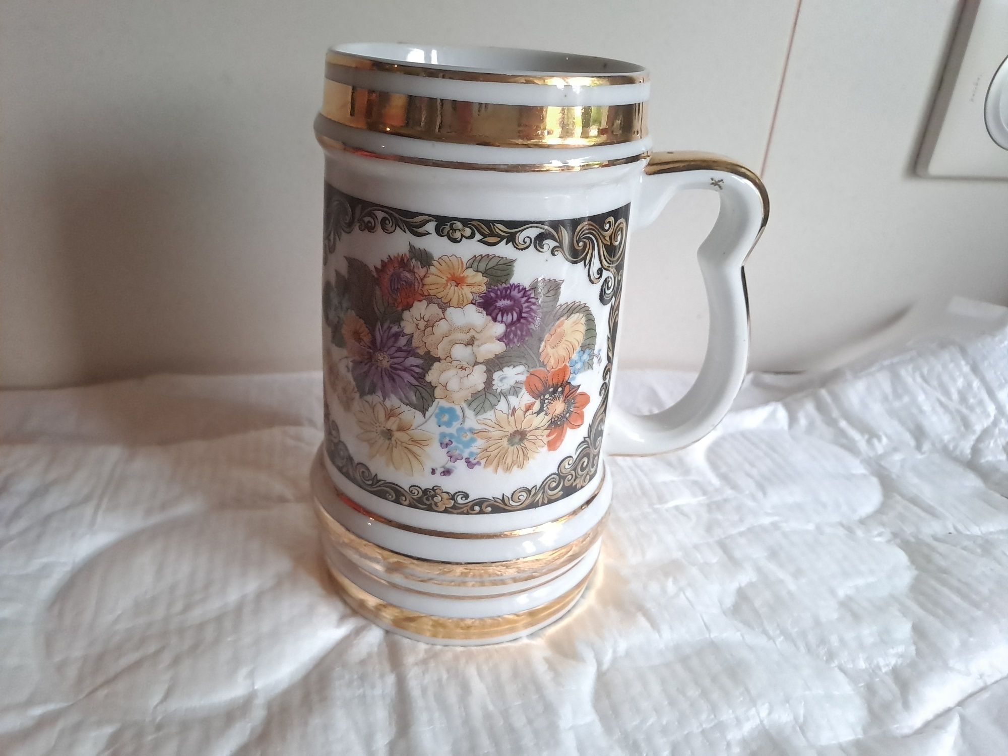 Kufel ozdobny porcelanowy 650 ml Bogucice