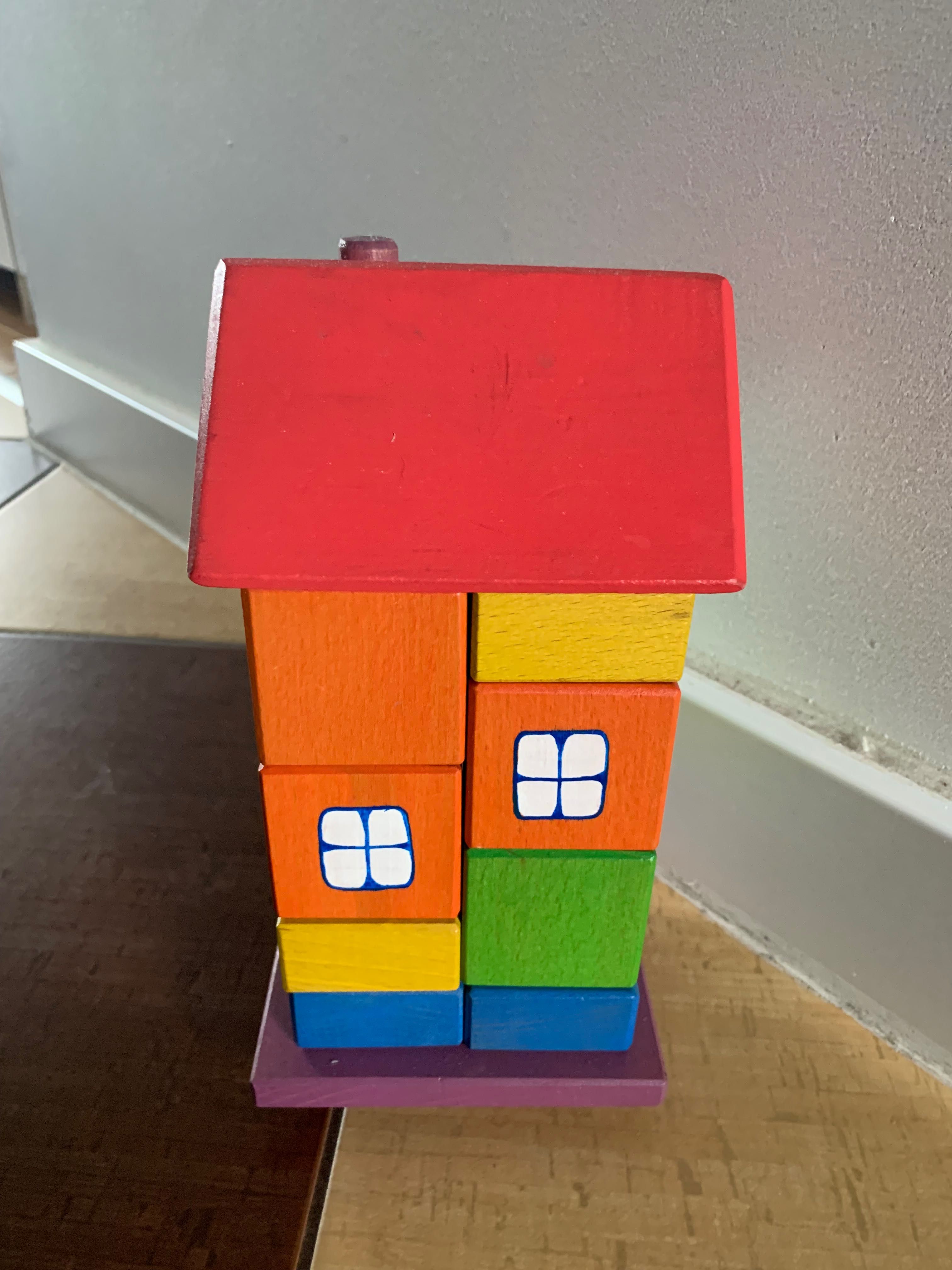 Domek z klocków. Klocki dom Tarnawa Montessori