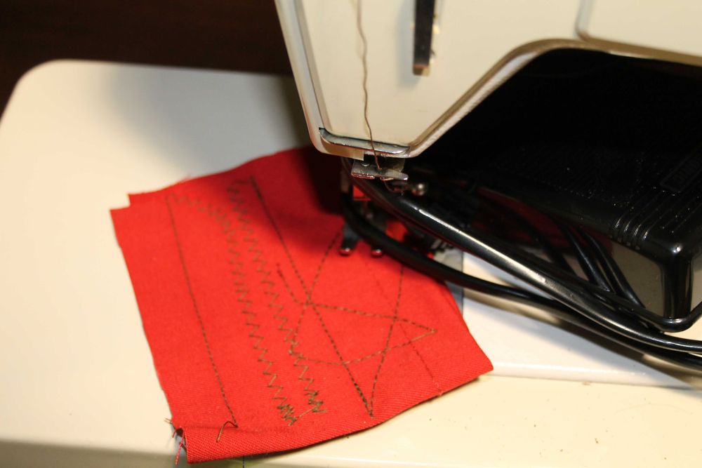 Maszyna do szycia Łucznik 877 po serwisie z gwarancją