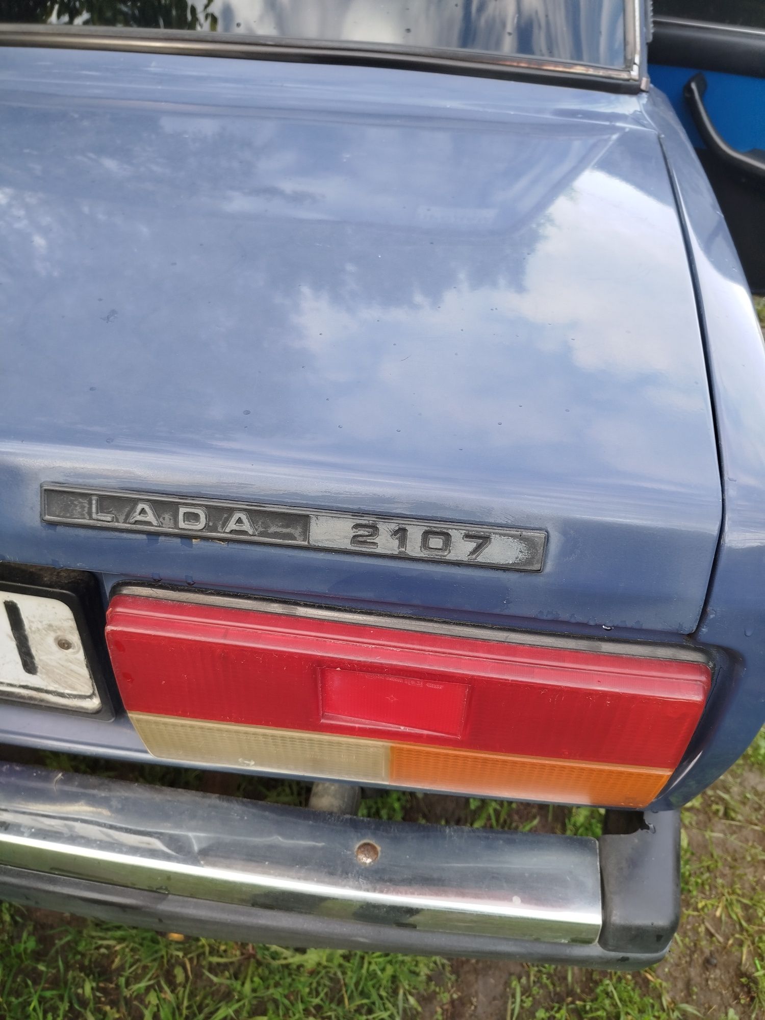 Автомобіль Lada 2107