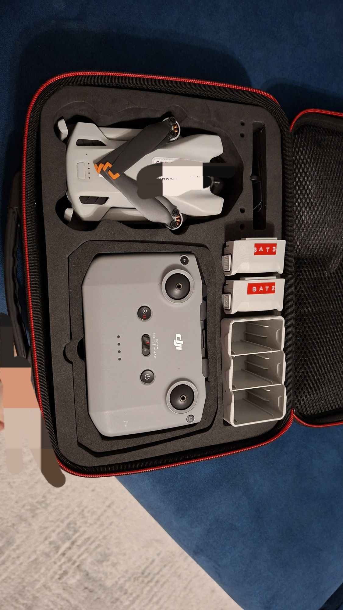 Dron Dji Mini 3 FMC, dwie torby, karta pamięci i dodatki