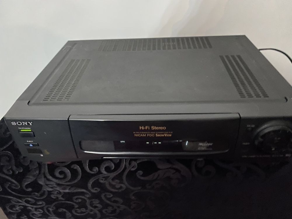 Video Sony SLV - E 700 VHS c/ Avaria