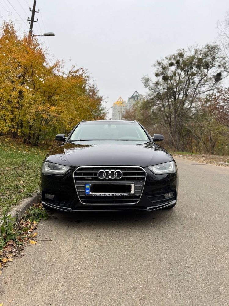 Audi A4 2012 рік