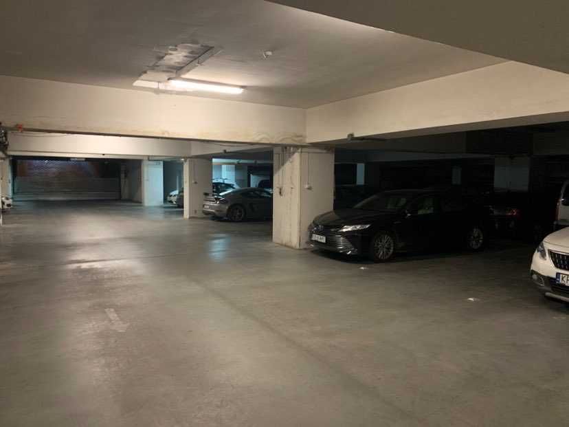 Miejsce parkingowe/postojowe w garażu w bloku - Łokietka 5
