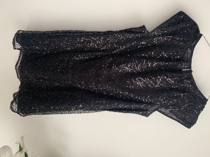 Piękna wieczorowa sukienka Mango