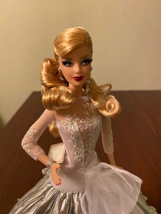 Продам колекційну ляльку Barbie Holiday 2008