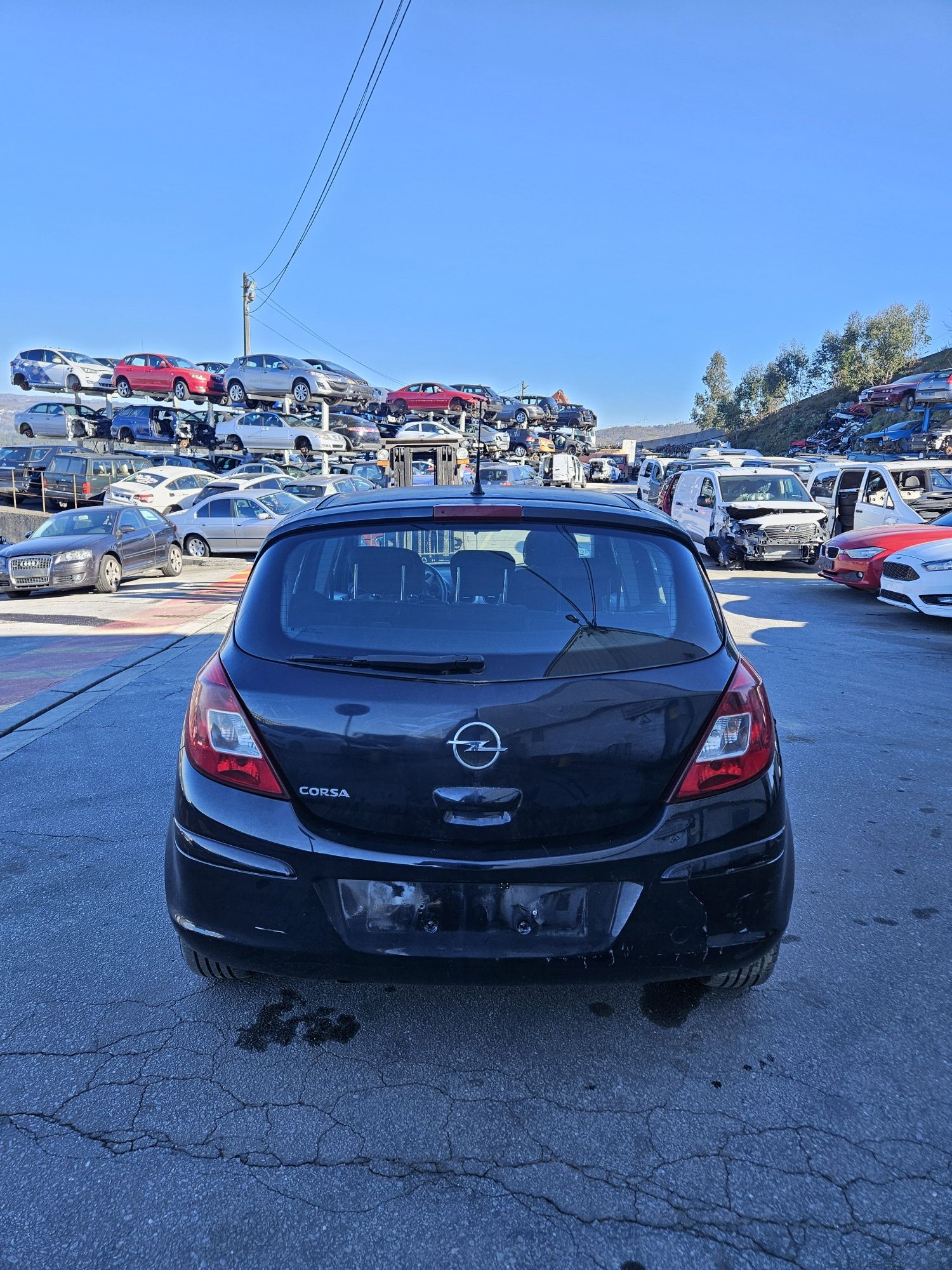 Opel Corsa D 1.4i de 2008 para peças