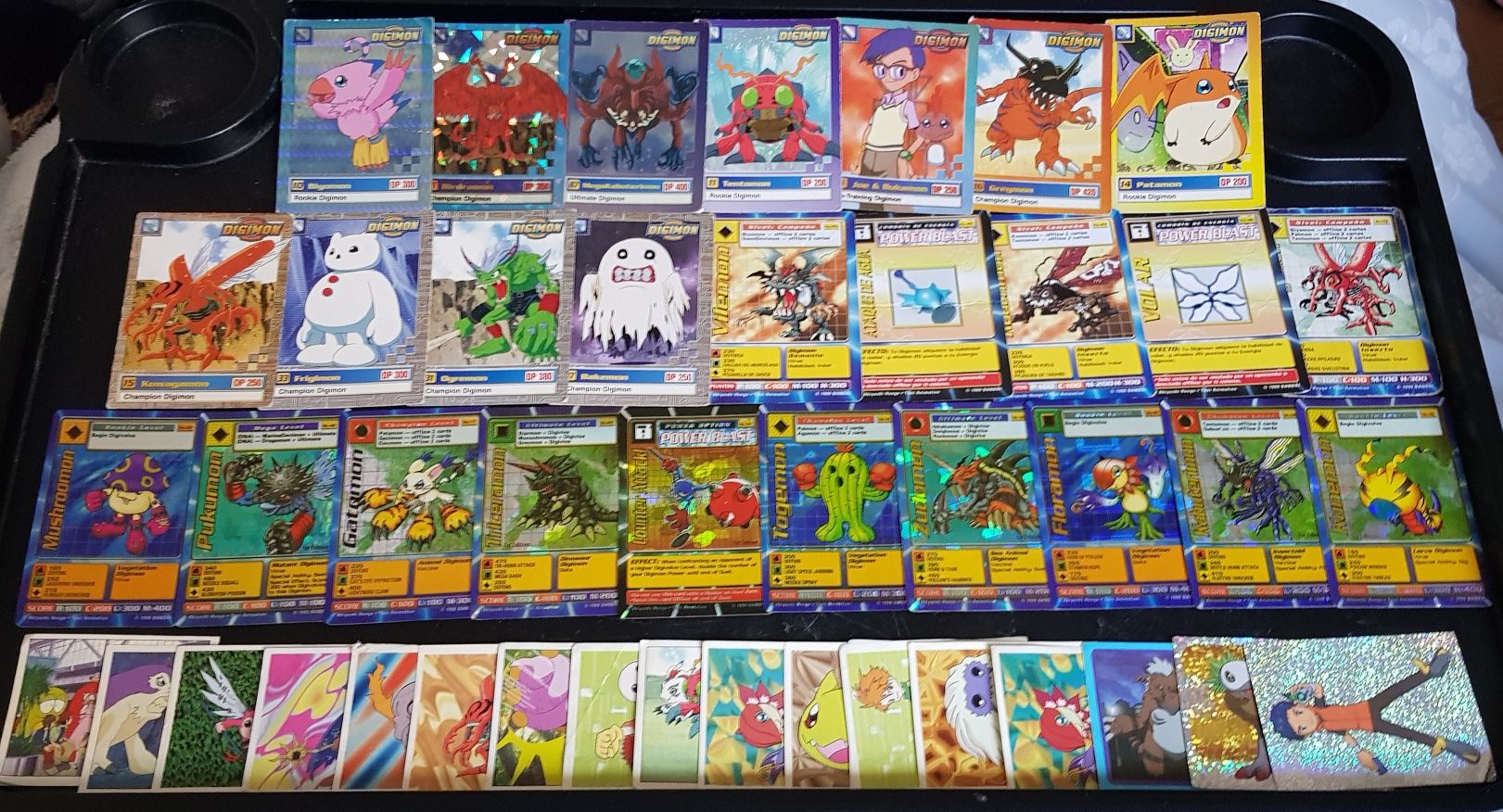 Cartas e cromos Digimon