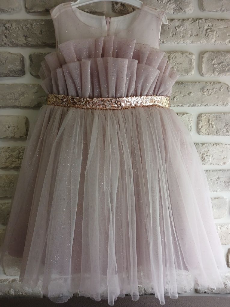 Сукня з фатину для маленької принцеси