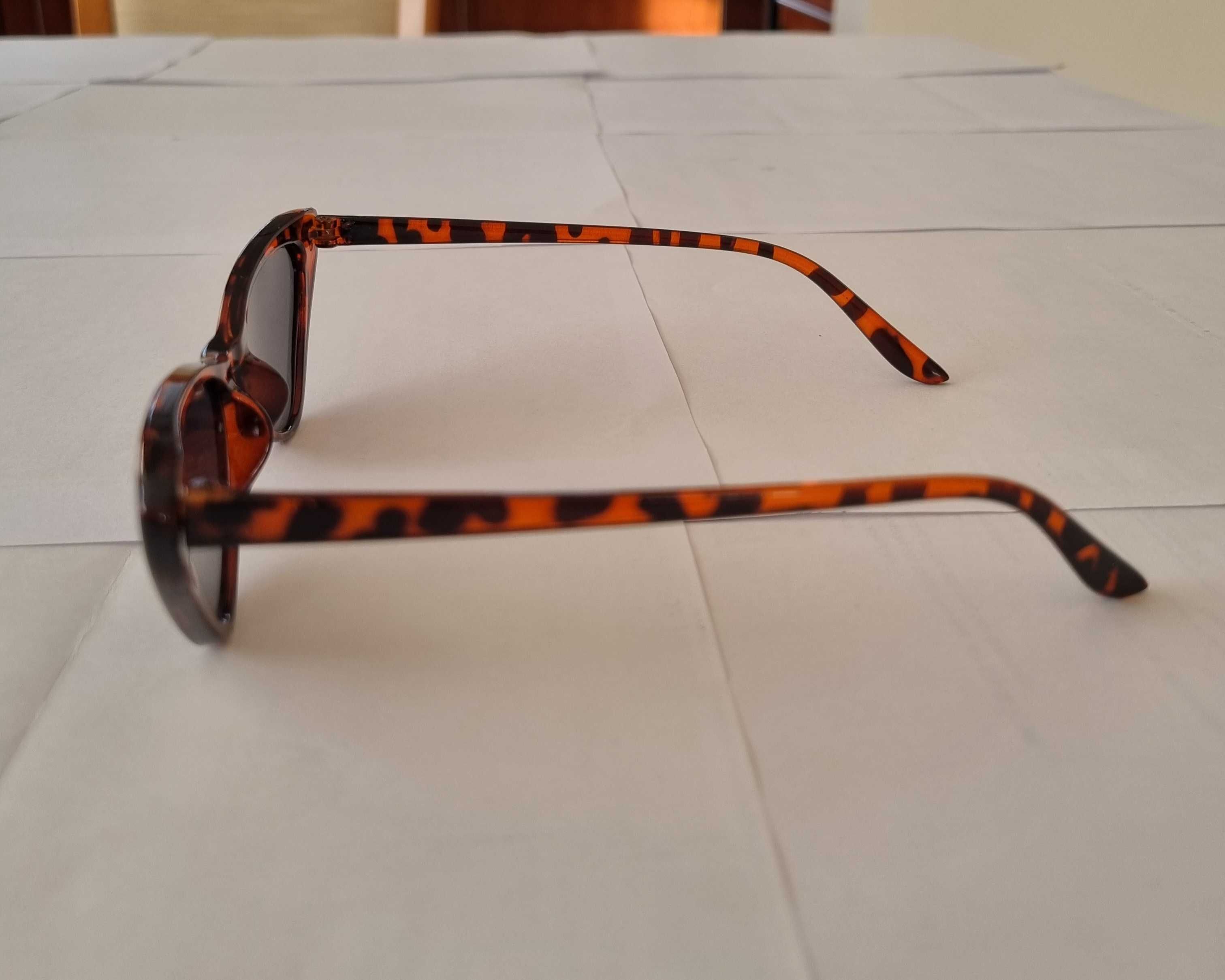 Okulary przeciwsłoneczne Vintage wąskie w Panterkę