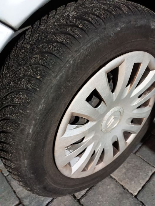 Witam sprzedam opony do Citroena C3