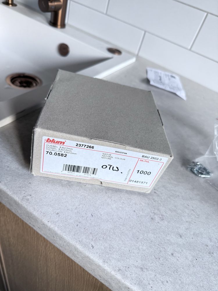 Zestaw 27szt. Blum Tip-On 956A1006 adapter długi biały
