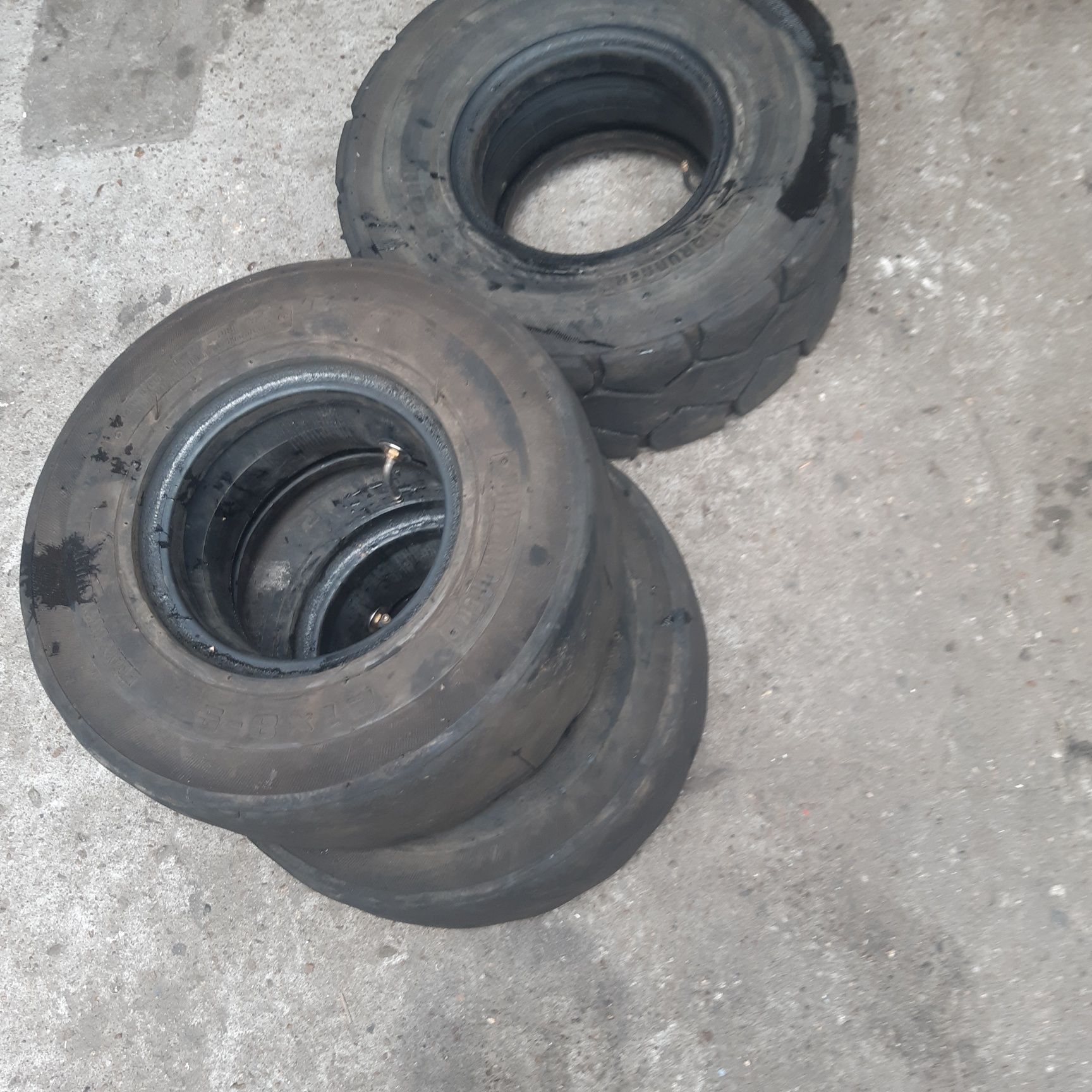 2 opony do widlaka 21x8x9 1opona 23x9x10