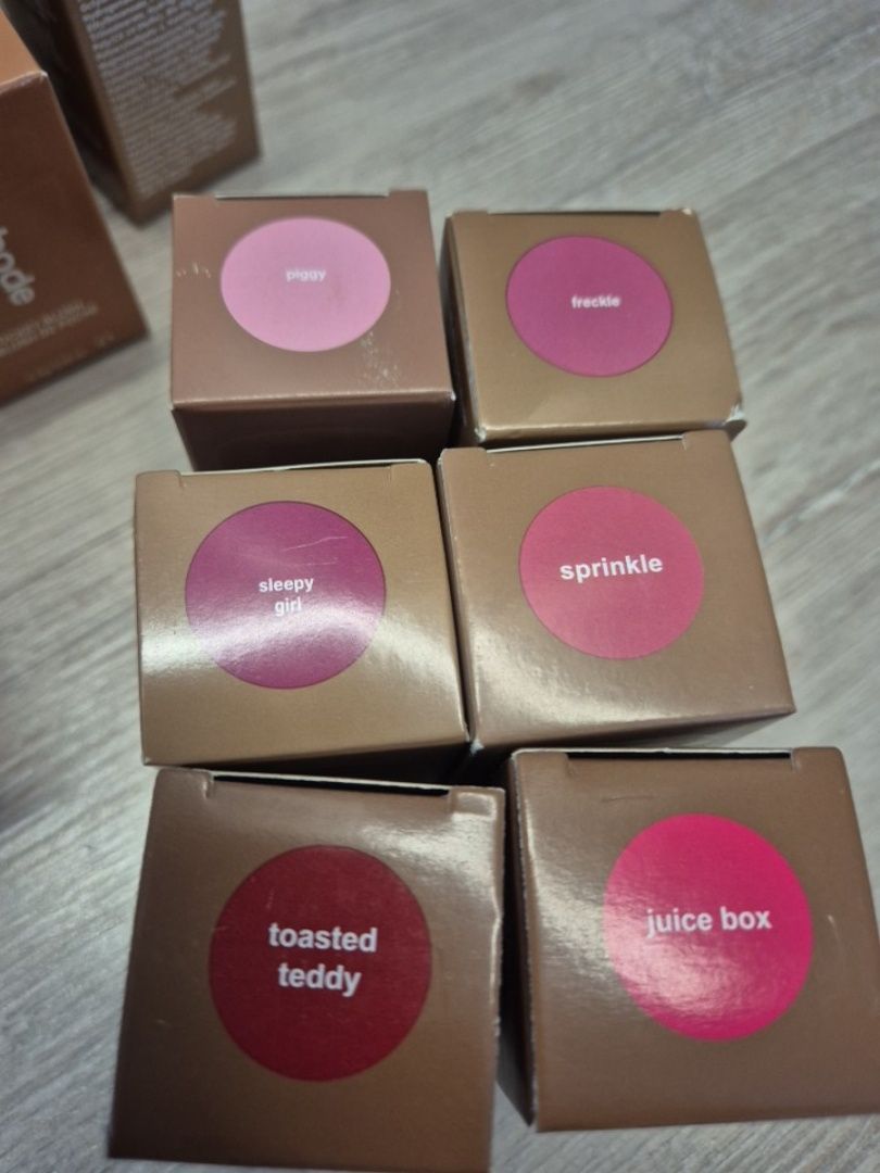 Румяна стік Rhode Pocket blush