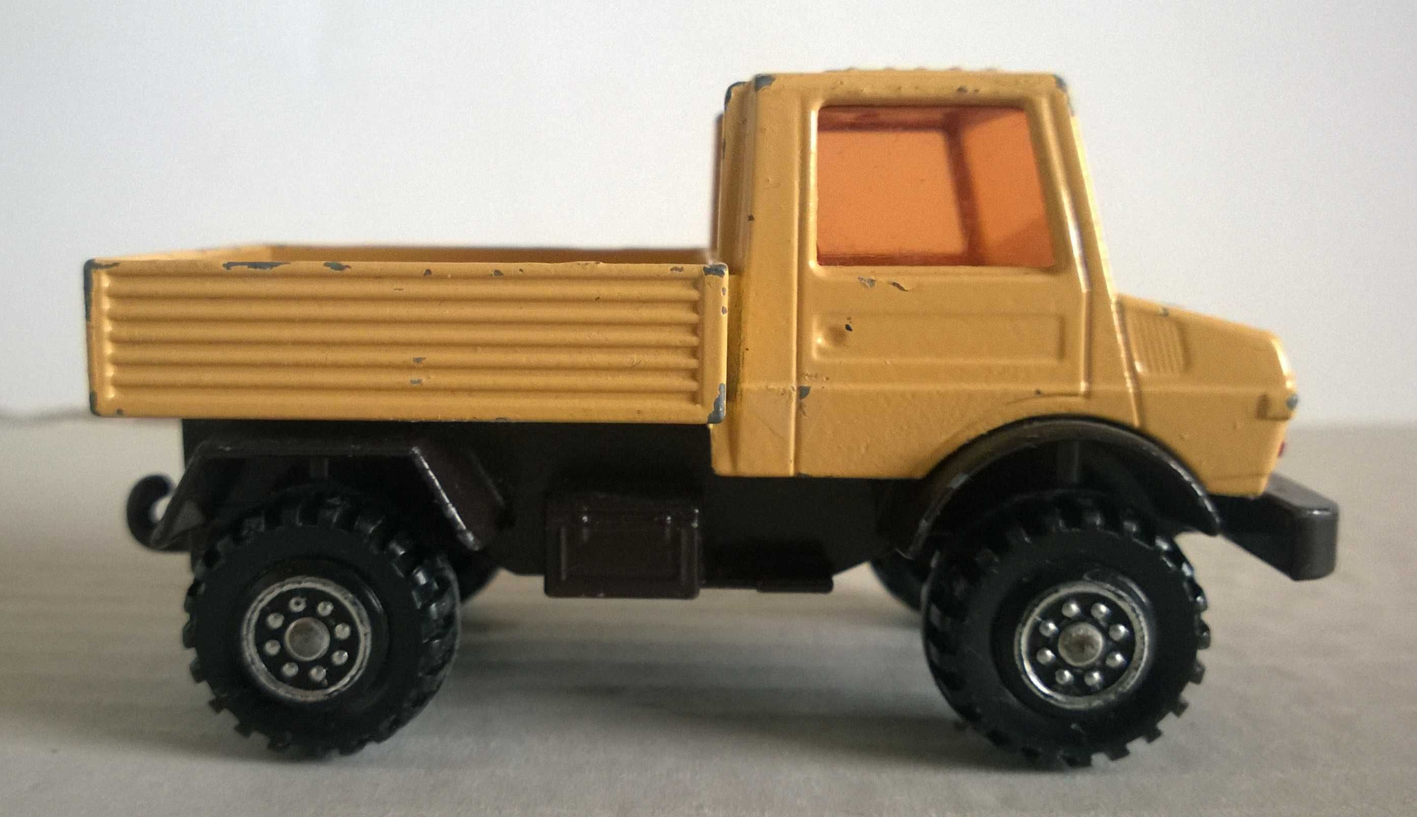 Matchbox Lesney SuperKings Mercedes Unimog