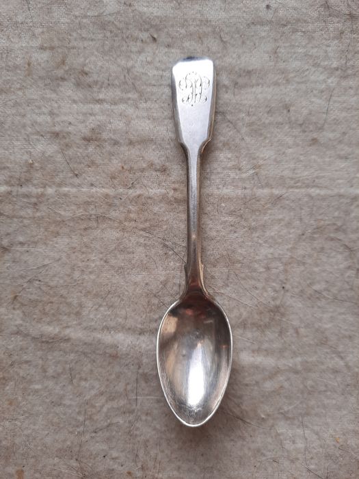 Чайні  ложечки різних часів.