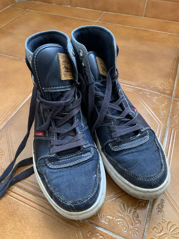 Tenis bota Levis 501 , usadas, em bom estado