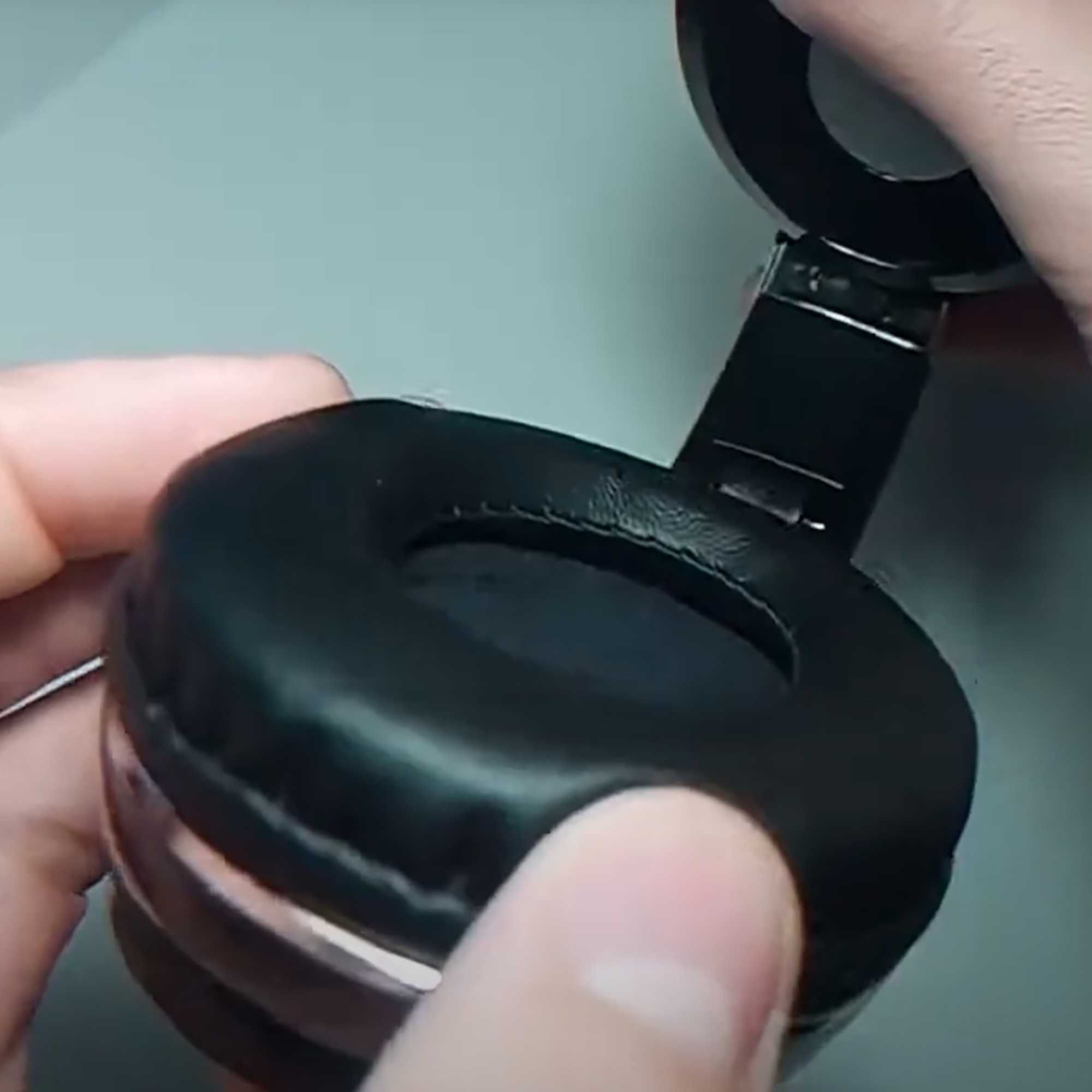 Беспроводные наушники Bluetooth с MP3 и FM — черные монстры звука!