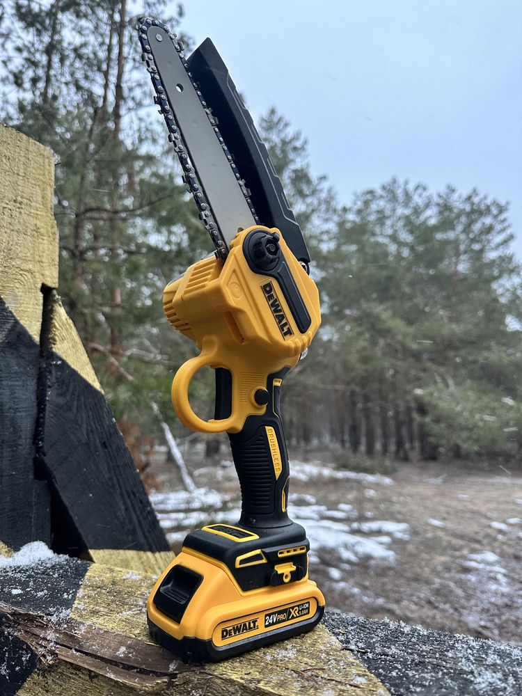 Аккумуляторная мини пила Dewalt DCM 160 N