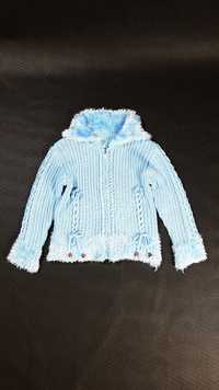 niebieski sweterek dziecięcy na zamek 134 cm ciepły pleciony