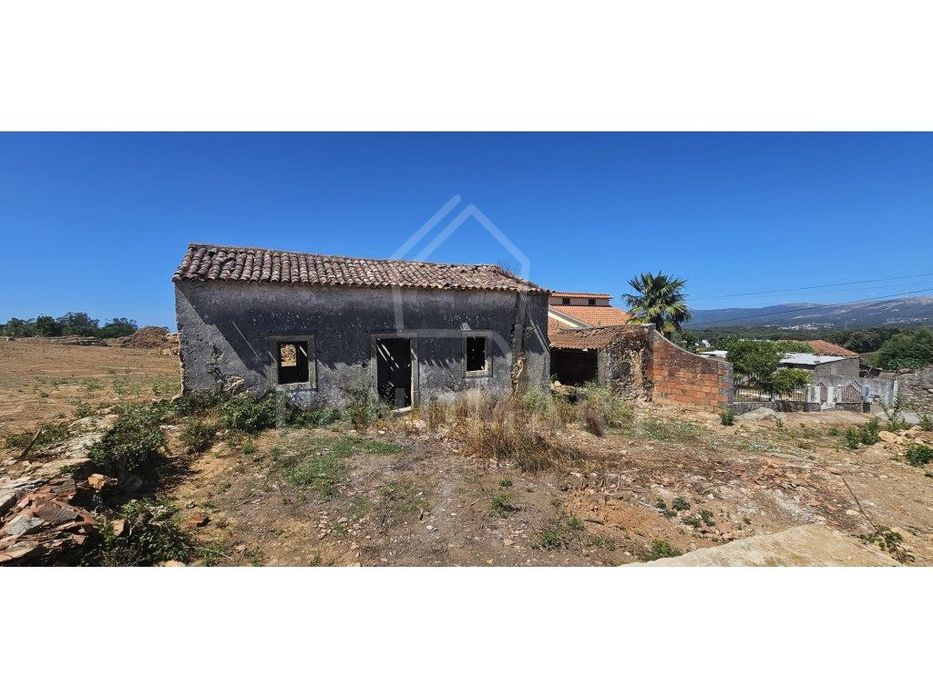 Moradia e Terreno - Turquel