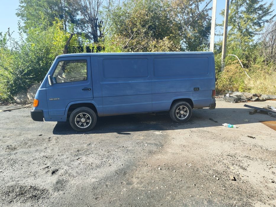 Продам бус Мерседес мб100 д СРОЧНО